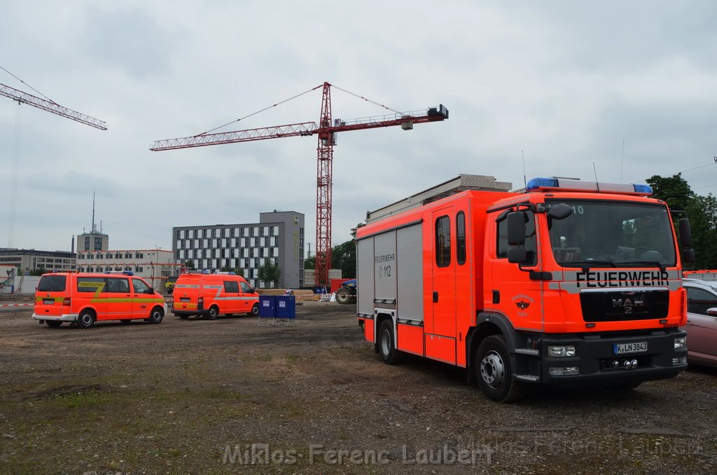 Erster Spatenstich Neues Feuerwehrzentrum Koeln Kalk Gummersbacherstr P164.JPG - Miklos Laubert